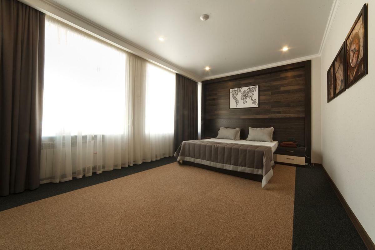 Meridian Karagandy Εξωτερικό φωτογραφία